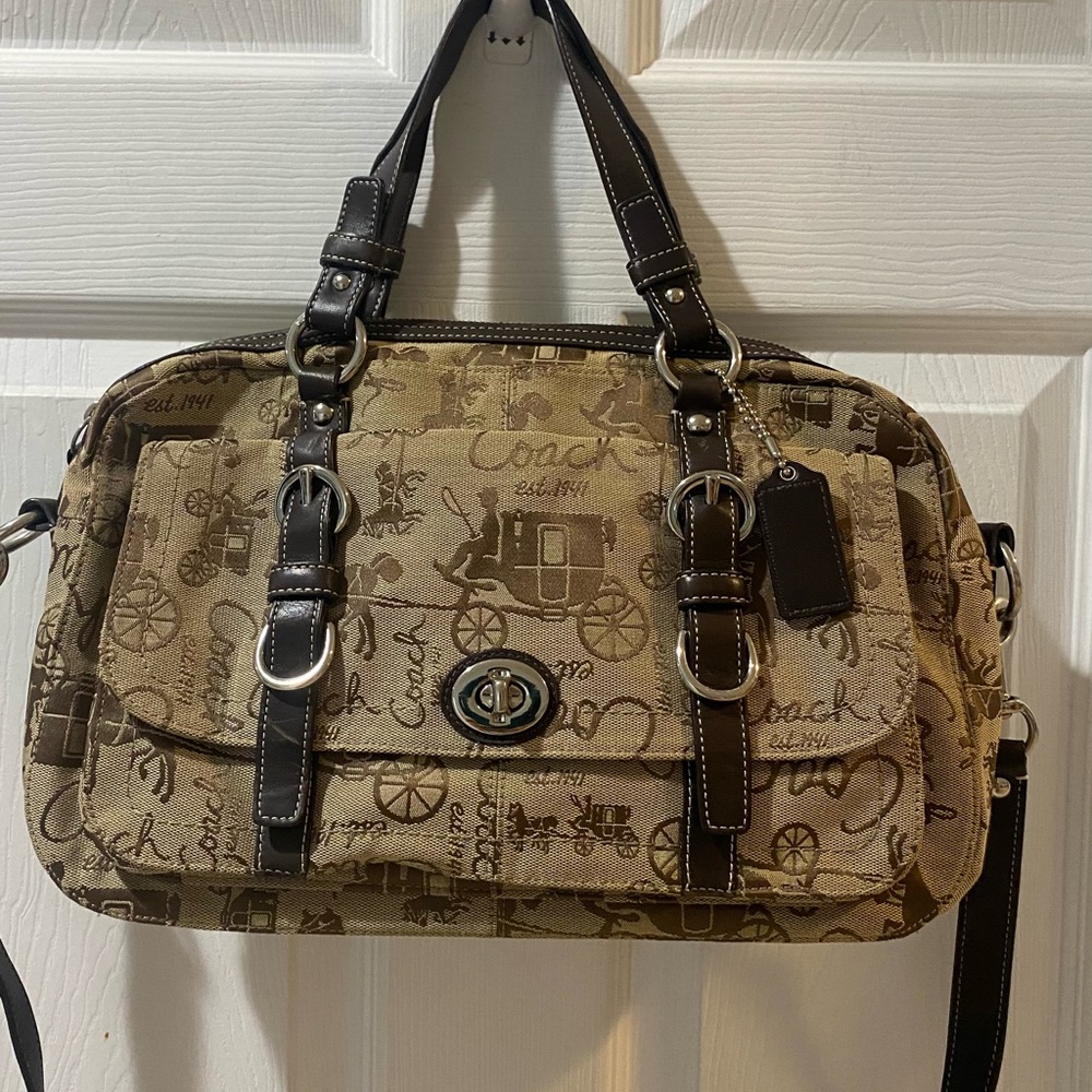 COACH bag NEW without tags. Never carried.